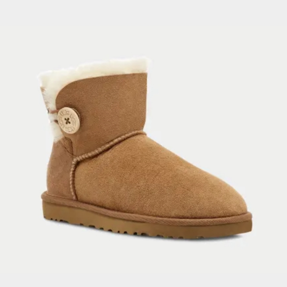 UGG mini bailey button chestnut/ tan, size 8 or 9, new in box - Picture 9 of 13